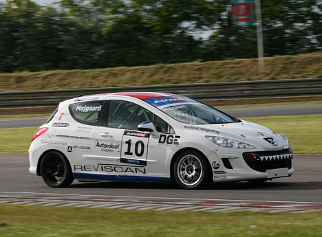 Anders Majgaard har nu godt styr på den nye racer, og kan køre tider der matcher dem David kan køre i den 'gamle' bil.